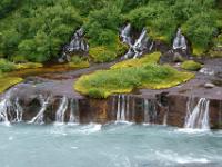 Moosfeld auf Wasserfallterasse des Hraunfossar